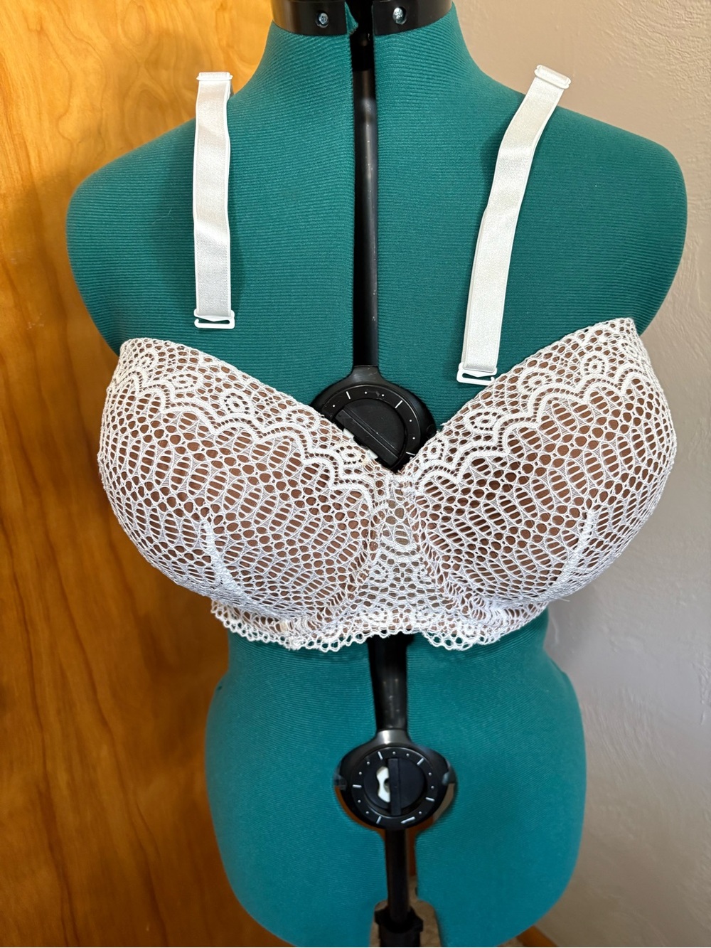 Cacique White Lace Strapless Convertible Bralette